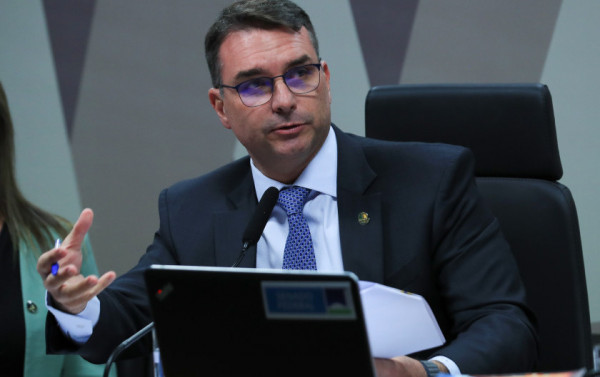 Flávio Bolsonaro: aliança temida pelo centrão | Foto: Lula Marques/Agência Brasil