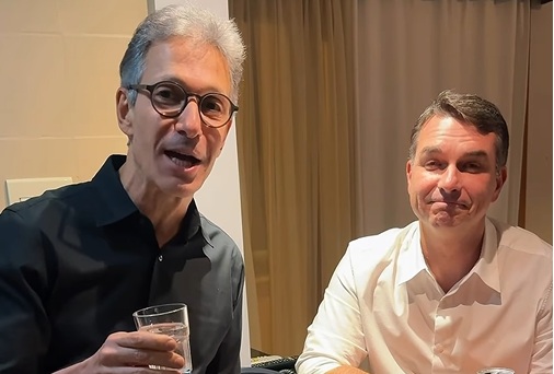 Zema e Flávio Bolsonaro em gravação de vídeo | Foto: Reprodução vídeo